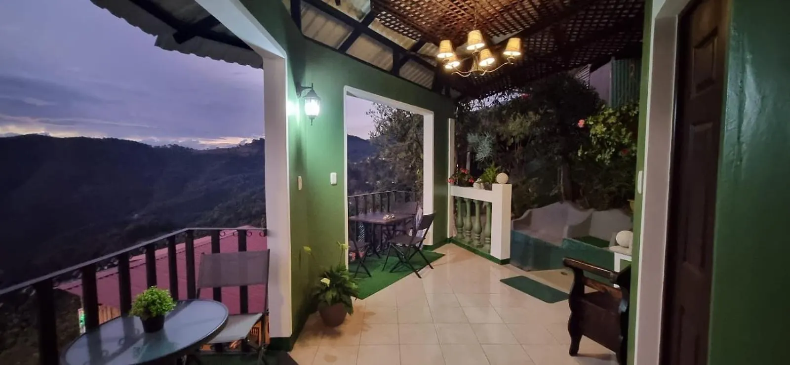 Hotel El Tambor Oasis Antigua Guatemala